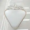 Korean-style simple pearl crown, headband design for stable wearing, suitable for main yarn and photo shoots Application Scenario